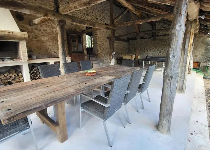 Casa De Eras * Valdesimonte